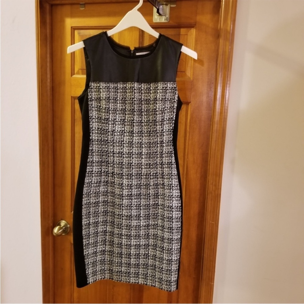 Tahari Black and Tweed Sleeveless
Formal Dress, size 4